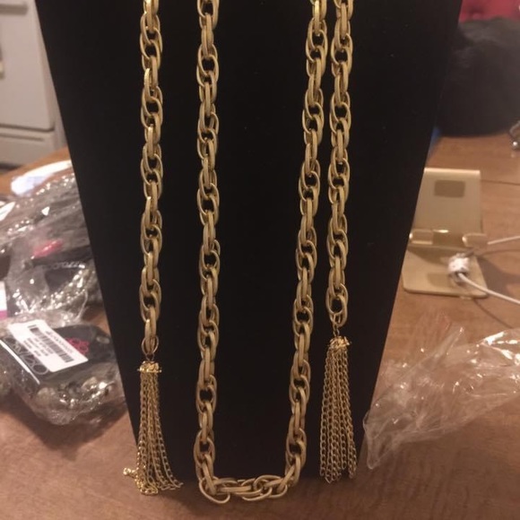 Gold paparazzi scarf necklace